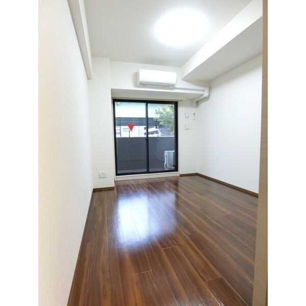 ディアレイシャス鶴舞公園の居間・リビング