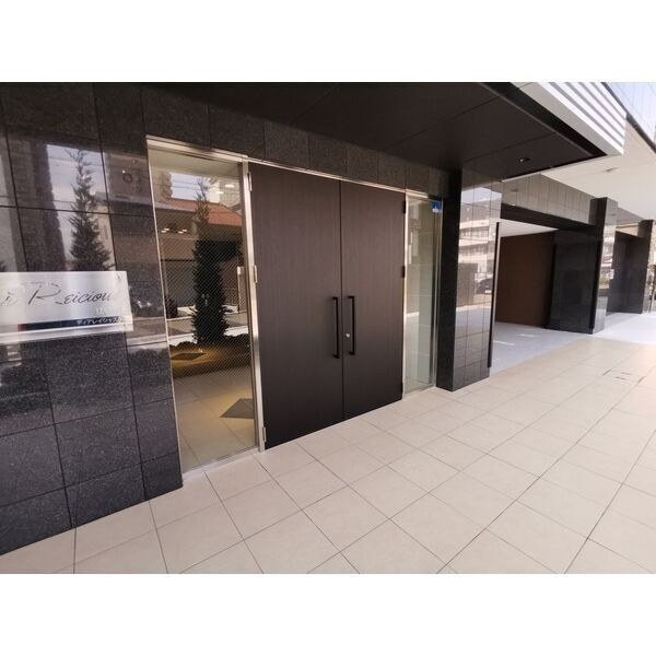 ディアレイシャス泉のエントランス