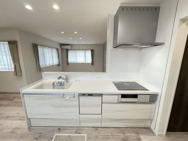 【キッチン】 | トレステージ桜木4丁目　3号棟 | ☆お料理をしながら、お子さんの様子が見れて安心の対面キッチンです♪☆