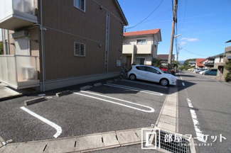 【駐車場】