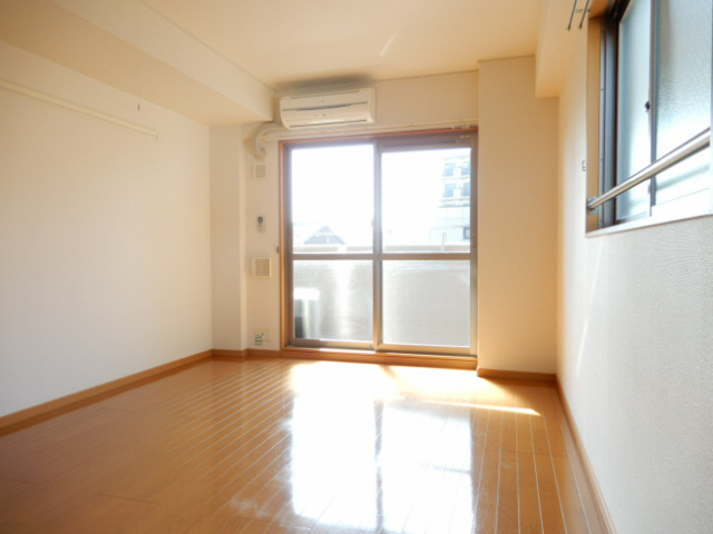 コンフォート　本町の寝室