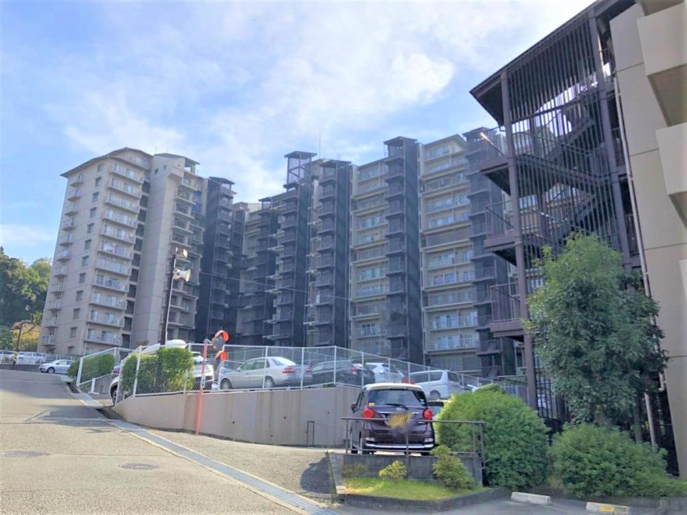 グリーンタウン香里ヶ丘B棟の外観|おしゃれな外観です