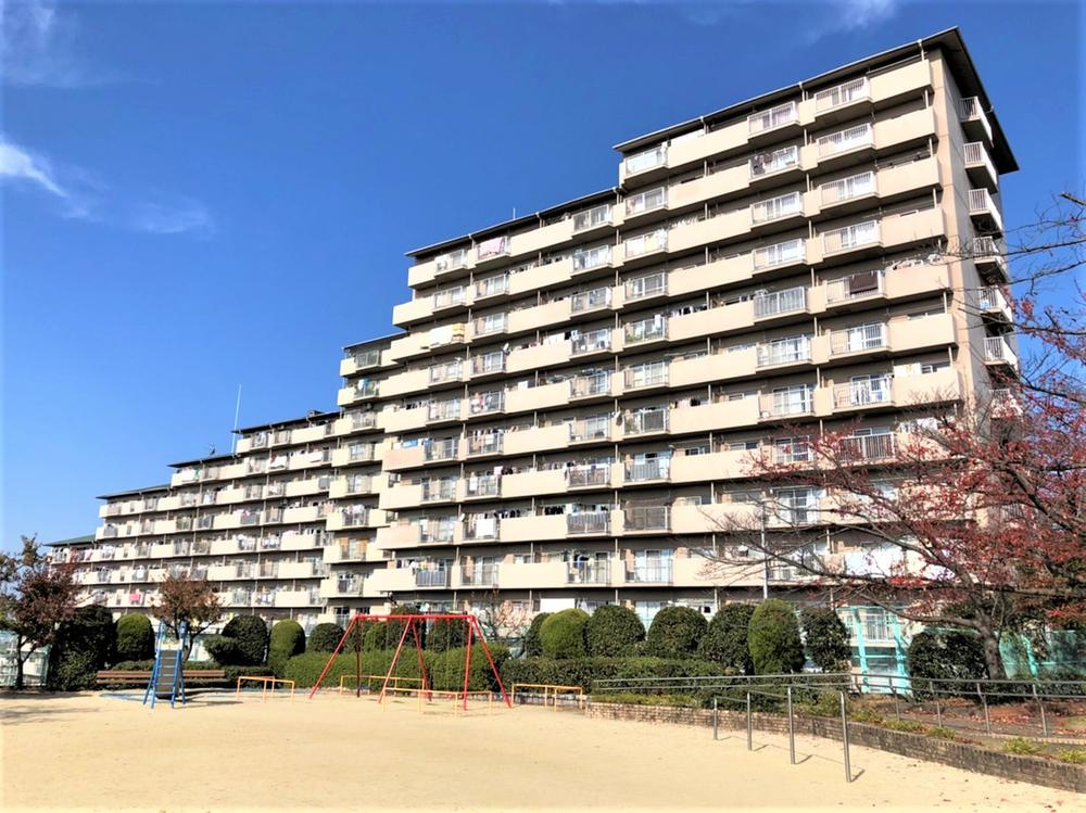 グリーンタウン香里ヶ丘B棟の外観|外観もきれいです