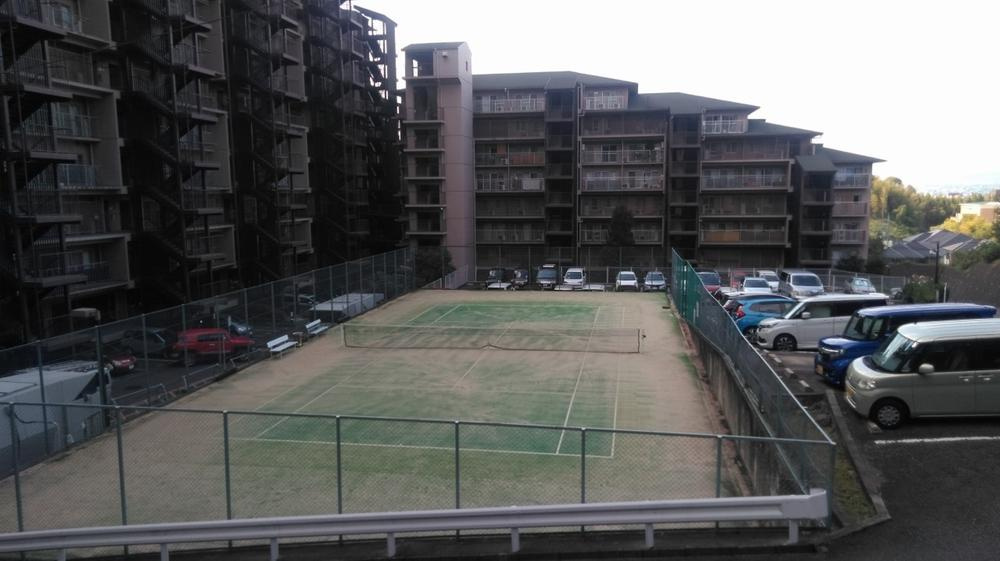 グリーンタウン香里ヶ丘B棟のその他共用部分|テニス