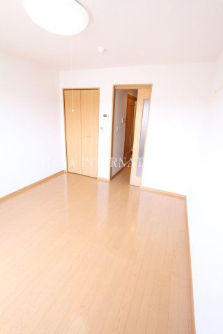 ワンシーダーヒルズの洋室