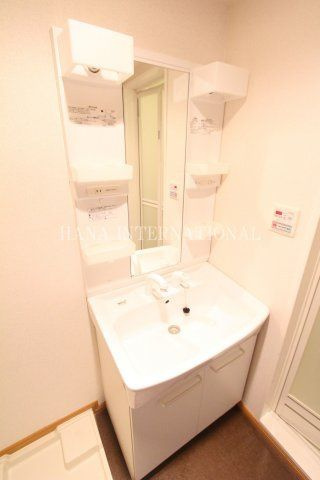 ワンシーダーヒルズの独立洗面台