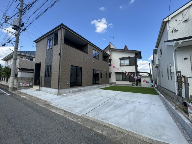 新築　前橋市朝倉町8期　Heartful　Town　1号棟の駐車場|現地写真　駐車スペースは建物西側に並列2台分可能です！
