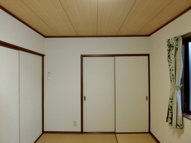 コーポラスいちぶの和室