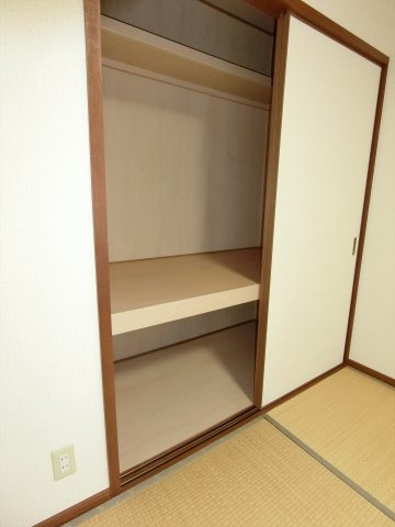 コーポラスいちぶの和室