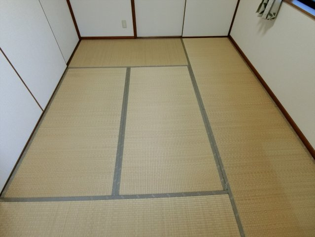 コーポラスいちぶの和室