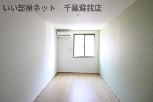フルラージュ千葉中央の洋室|広々とした洋室です