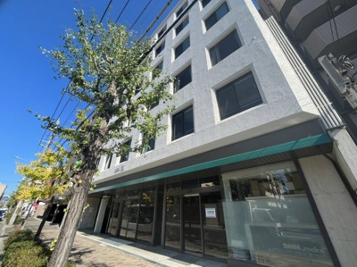 【外観】 | 河原町トウキュウビル | 河原町通りに面するマンション♪大通りに面していますので帰りが遅い日なども安心です♪