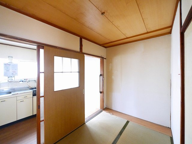 吉田貸家の内装|内装は落ち着いています