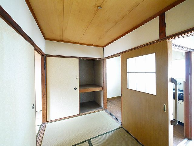 吉田貸家の収納|こまごまとしたものを収納できそうですね