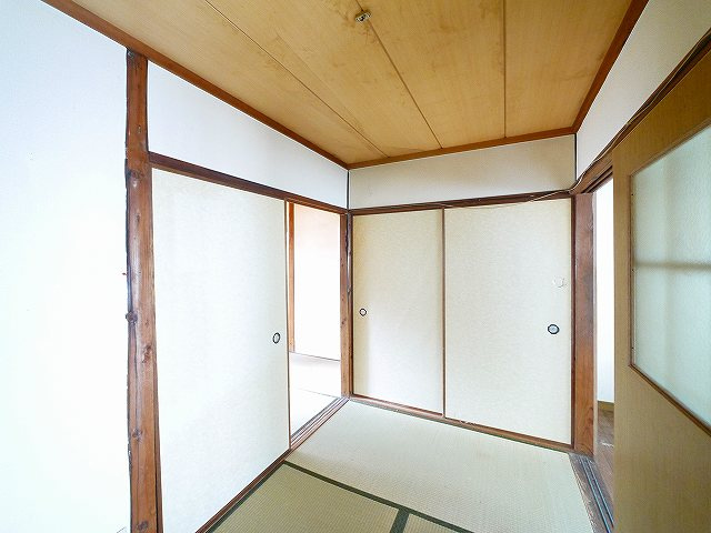 吉田貸家の和室|柔らかい畳が心地よい和室