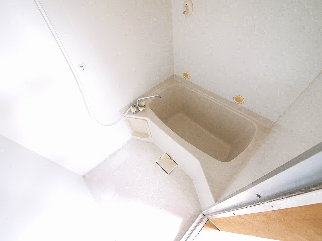 吉田貸家の浴室|きれいなお風呂です