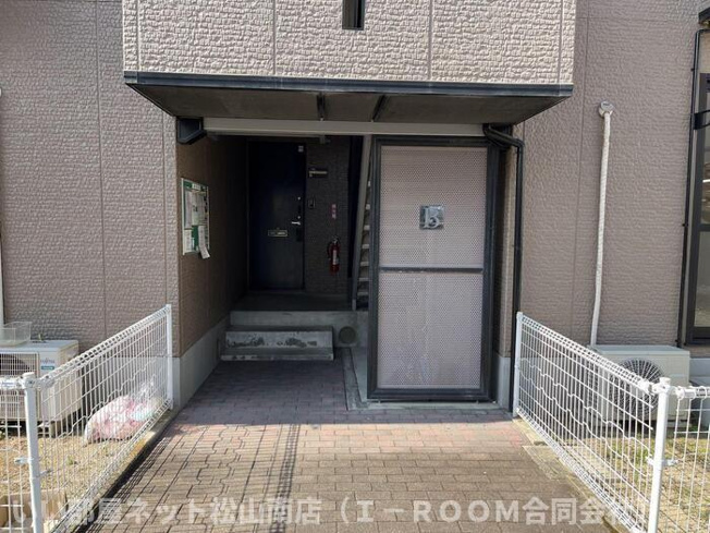 【エントランス】 | リッツハウス森松　B棟