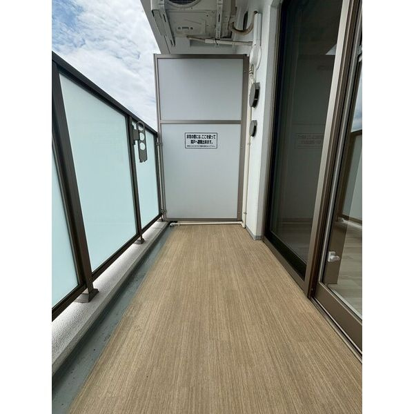 エステムコート名古屋金山ミッドクロスのバルコニー