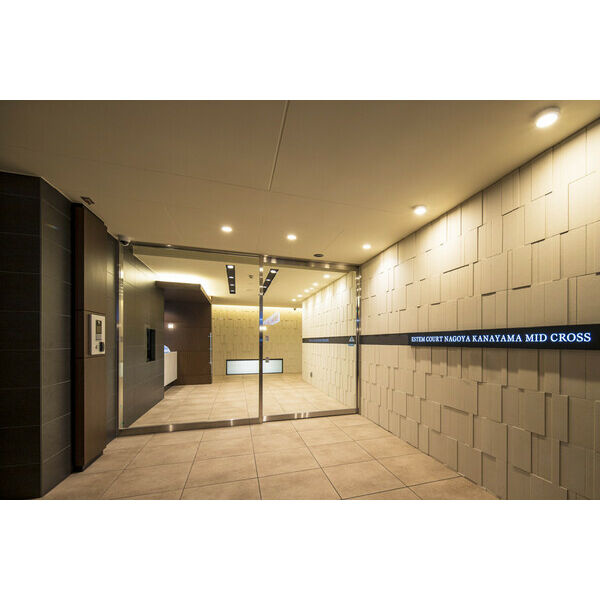 エステムコート名古屋金山ミッドクロスのエントランス