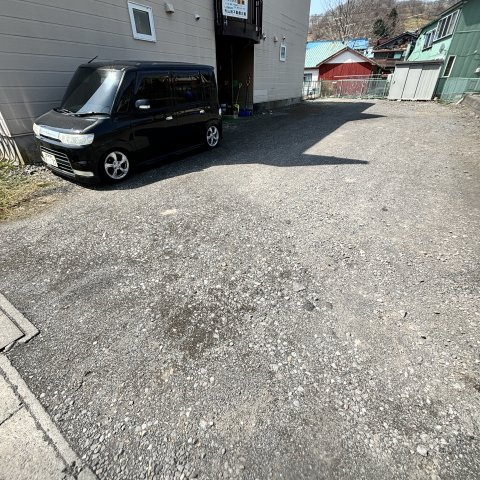 コーポすがわらの駐車場