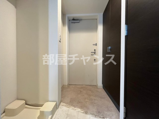 エステムコート名古屋新栄アクシスの玄関