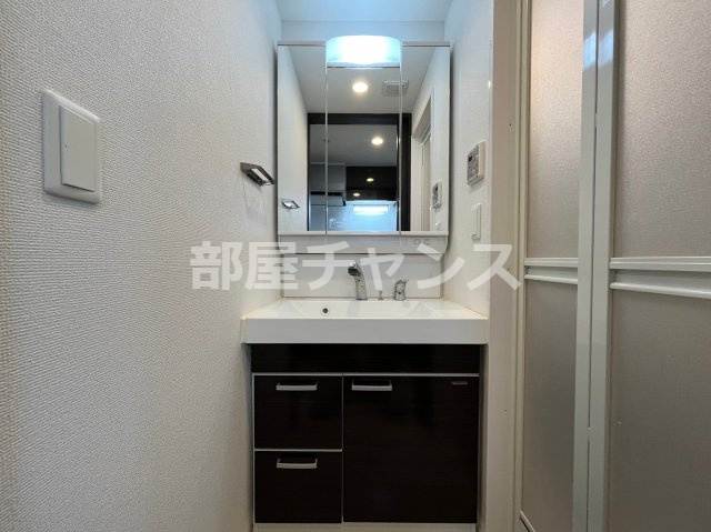 エステムコート名古屋新栄アクシスの独立洗面台