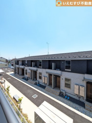 【展望】 | Livele Garden.S　西羽生駅 | 高い建物が無く開放感のある展望
バルコニーからの展望も開けていて閑静な住宅地が望めます。日当りも良いですね♪