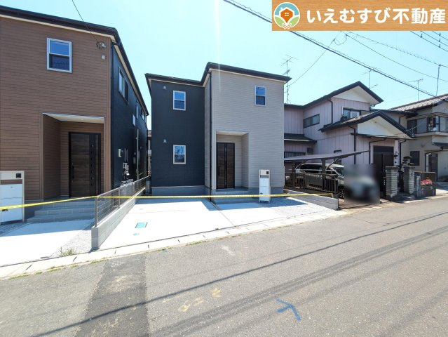 Livele Garden.S　西羽生駅の駐車場|駐車スペース完備
しっかり舗装してある駐車スペースで天気が悪く足元が悪い日でも乗り降りしやすい♪