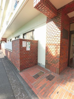 【その他共用部分】 | 敷地内ゴミ置き場です。