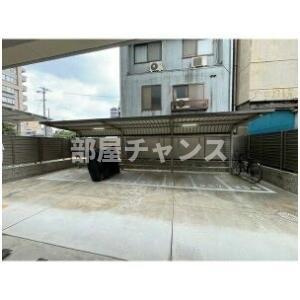 エステムコート名古屋泉プラチナムゲートの駐車場