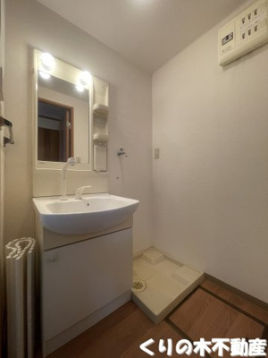 【洗面所】 | サンコート・ヴィラ | 洗髪洗面化粧台（同タイプのお部屋です。現況を優先します。）