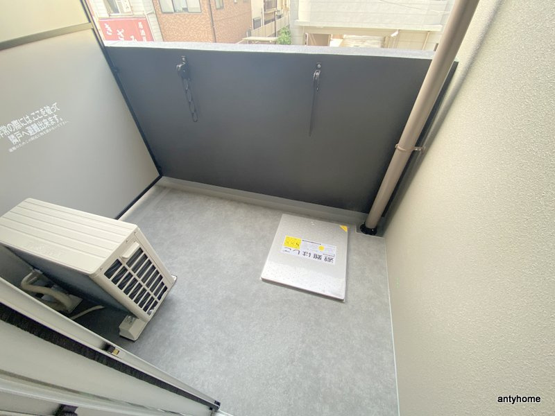 スワンズシティ新大阪プライム　仲介手数料無料のバルコニー