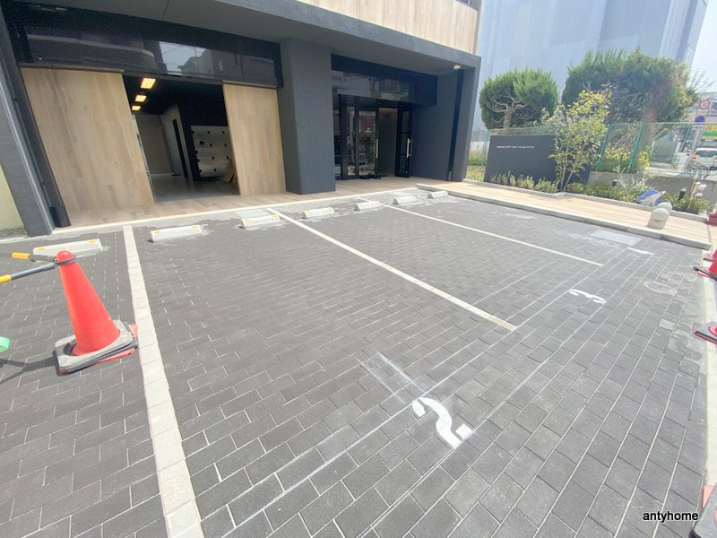 スワンズシティ新大阪プライム　仲介手数料無料の駐車場
