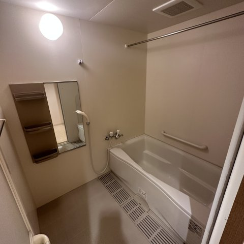 秀弐番館の浴室