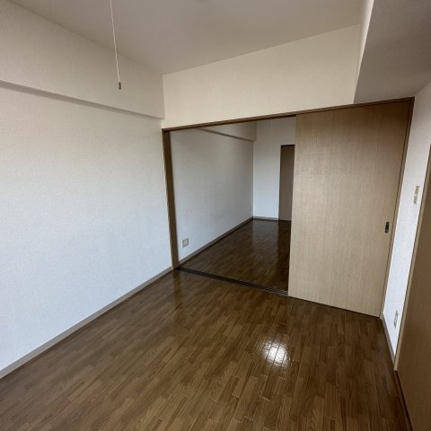 秀弐番館の洋室