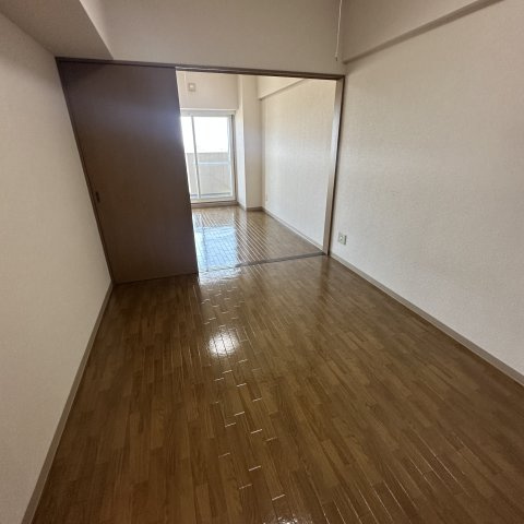 秀弐番館の洋室