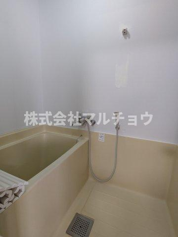 メゾン朝来の浴室|落ち着いた空間のお風呂です