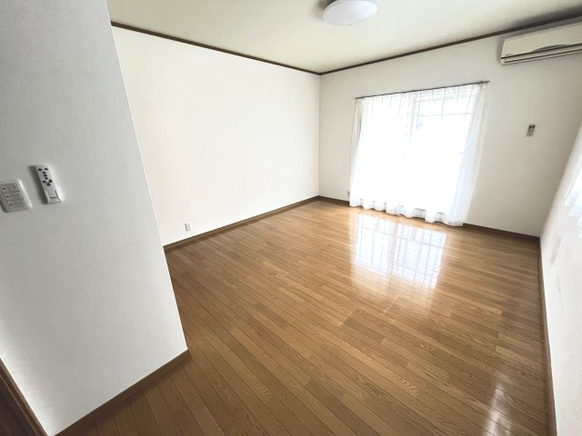 【寝室】 | 使い勝手のいい寝室です