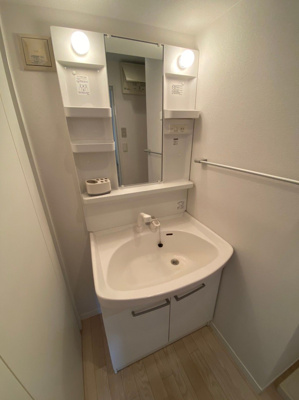 【洗面所】 | ピュアドームアドニス吉塚 | 別号室の写真になります。現況優先。