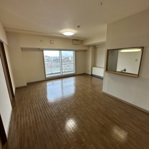 秀弐番館の居間・リビング