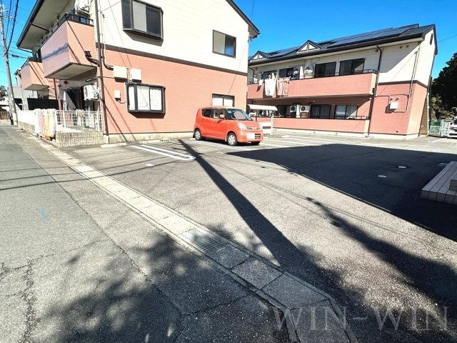 グランデージToda Bの駐車場
