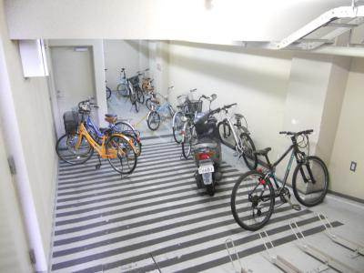 BlancNeige四条大宮（ブランネージュ四条大宮）の駐車場|地下駐輪場