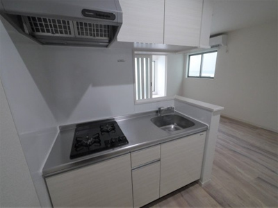 【キッチン】 | カトレア箱崎 | 別号室の写真になります。現況優先。