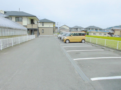 【駐車場】 | コンフォートＢ棟