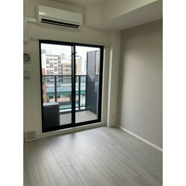 メイクス矢場町Ⅱの居間・リビング