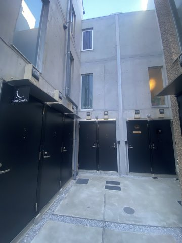 ポルトグランデ目黒かむろ坂のエントランス