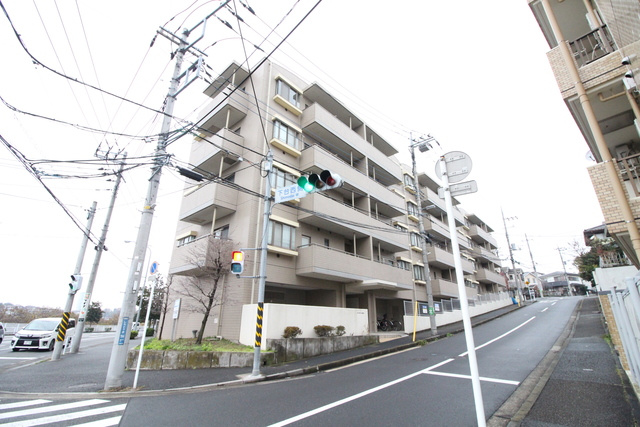 グランボヌール青葉台の外観