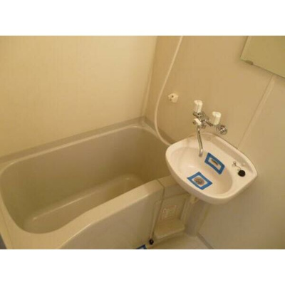 【浴室】 | アリターレ博多 | 別号室の写真になります。現況優先。