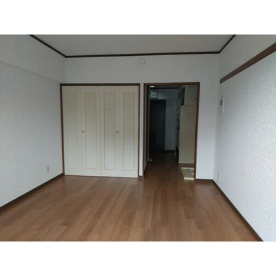 【居間・リビング】 | ベルトピアエグゼ福岡Ⅱ | 別号室の写真になります。現況優先。