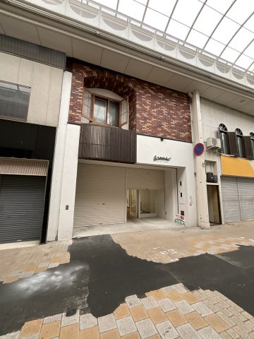 西門前商店街西本テナントの外観|おしゃれな外観です